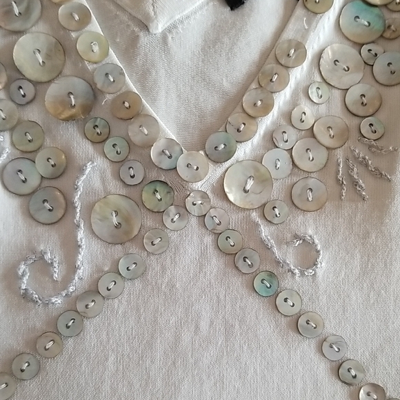 Shell Buttons, Embellished Top - Picture 4 of 5